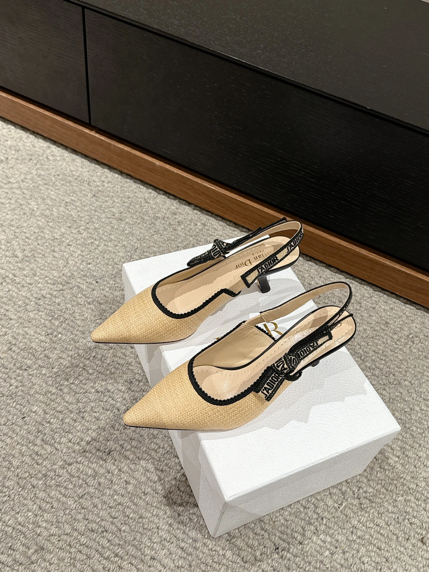 COCO-- 4ior KCV232ECJ_S04J KDV232ECJ_S04J Heel height：6.5CM Calfskin sheepskin item:D-X158F1262